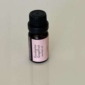 Eucalyptus grapefruit  (a little moment for clarity ) essential oil 10 ml